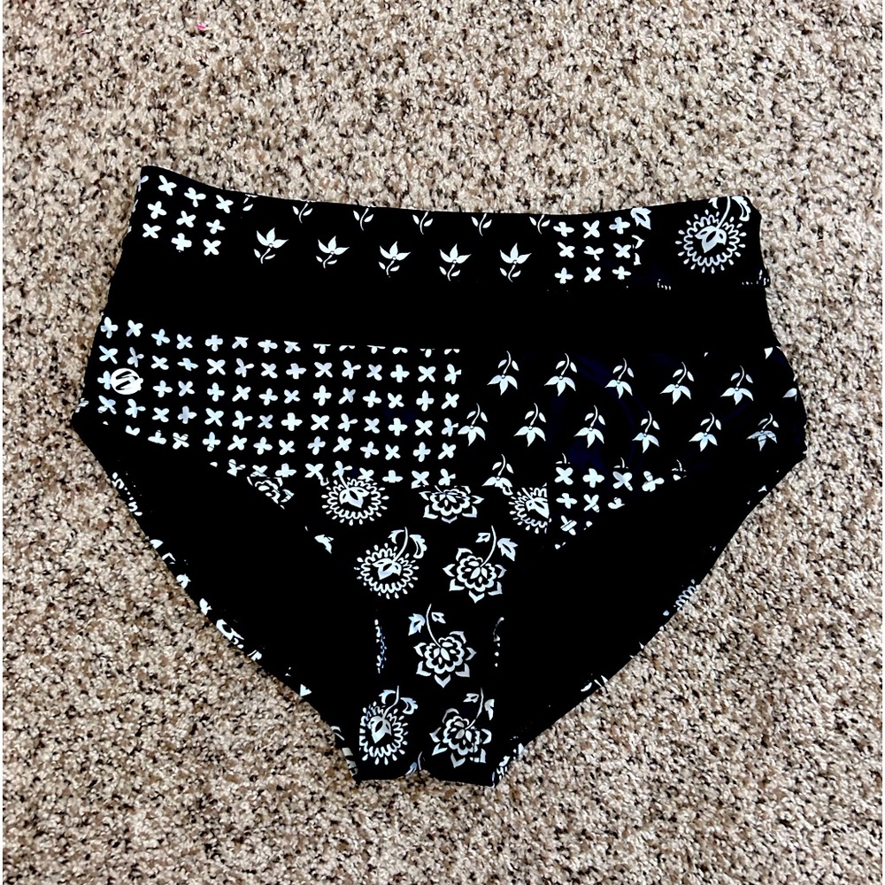 Nani swimwear Avalon black and white color block bikini bottom M